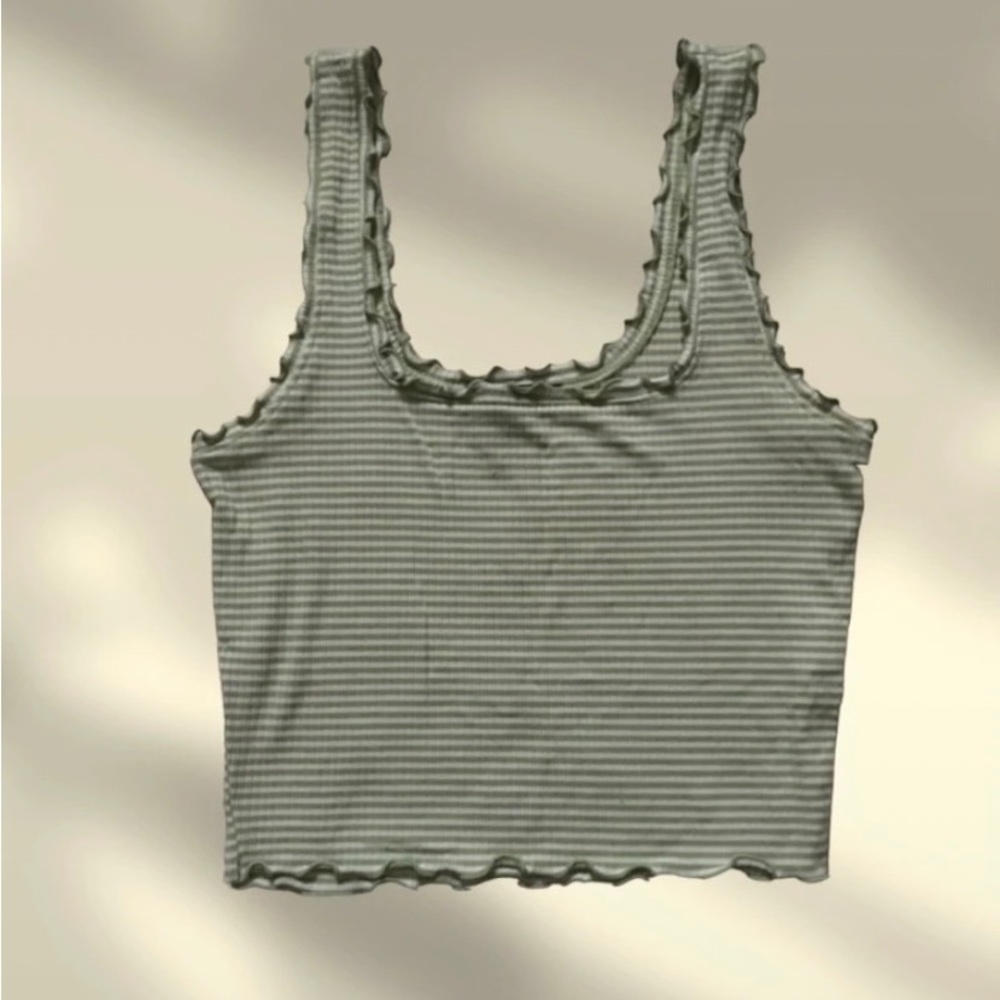 🪷Spring season ruffled cropped tank🪷